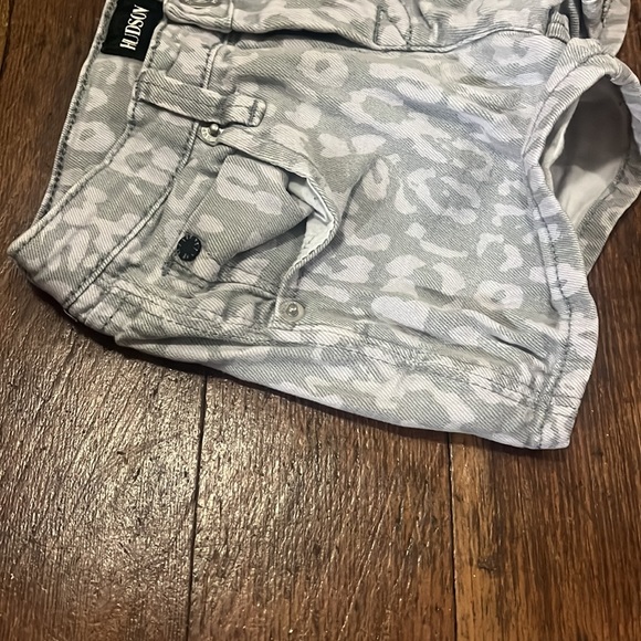 Hudson grey camo denim shorts for girls - Picture 3 of 5